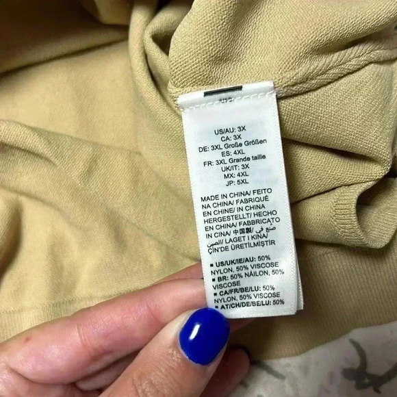 NWT Cropped one shoulder cut out - Picture 4 of 4